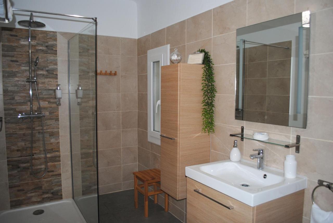 Terre De Bacchus Bed & Breakfast Vacqueyras Exterior foto